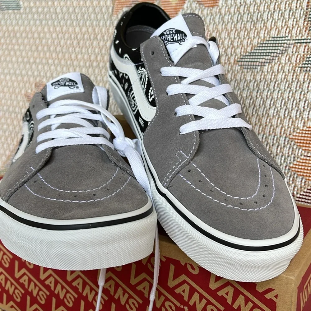 Vans WMNS Sk8-Low Paisley Gray/True White VN0A5KXDBGJ Sneakers